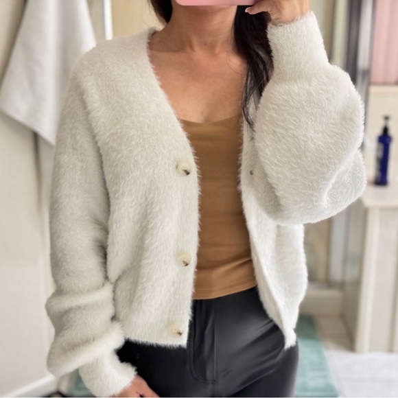 Furry oversized sweater cardigan - Picture 3 of 11